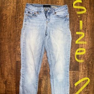 Light wash Skinny Jeans